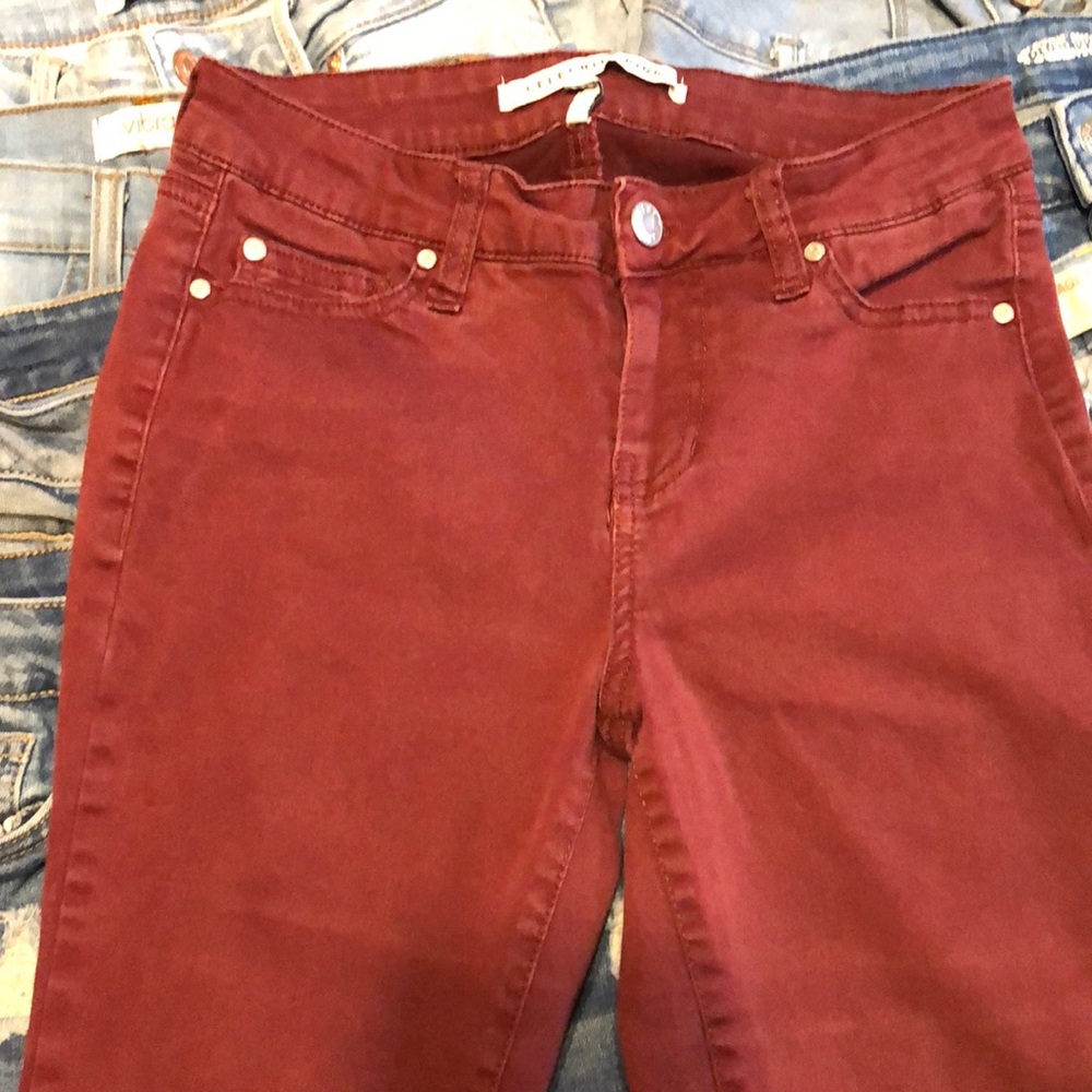 Women’s, Celebrity Pink mid rise skinny size 3/26 maroon jeans